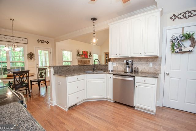 80 Walton Place Drive, Newnan, GA 30263