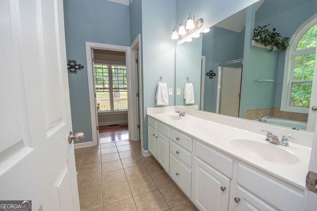 80 Walton Place Drive, Newnan, GA 30263