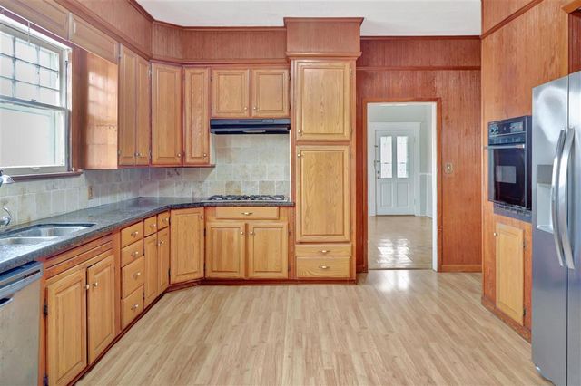 2005 Cypress St Street, Lake Charles, LA 70601