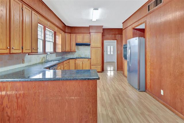 2005 Cypress St Street, Lake Charles, LA 70601