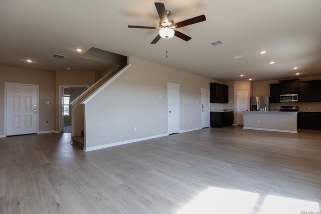 7026 Vista, San Antonio, TX 78233