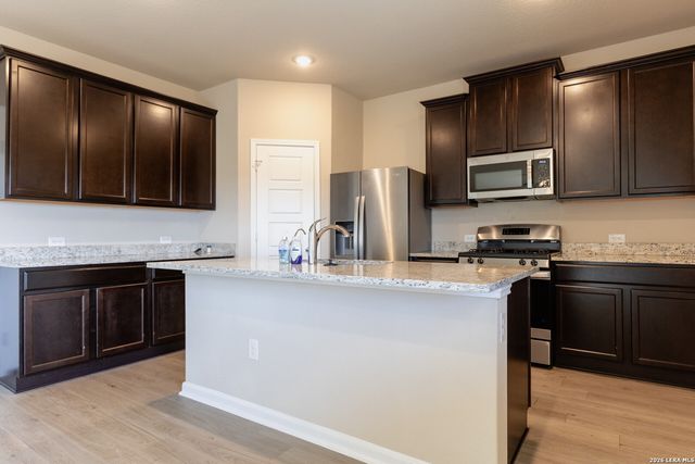 7026 Vista, San Antonio, TX 78233