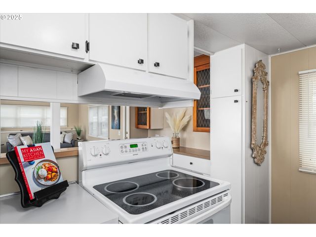 2150 LAURA St 12, Springfield, OR 97477