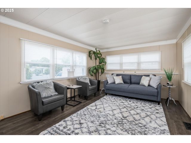 2150 LAURA St 12, Springfield, OR 97477