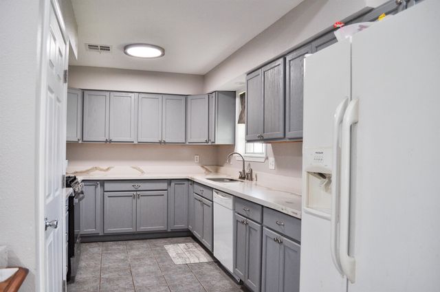 435 Belle Vue Dr, Lockport, LA 70374