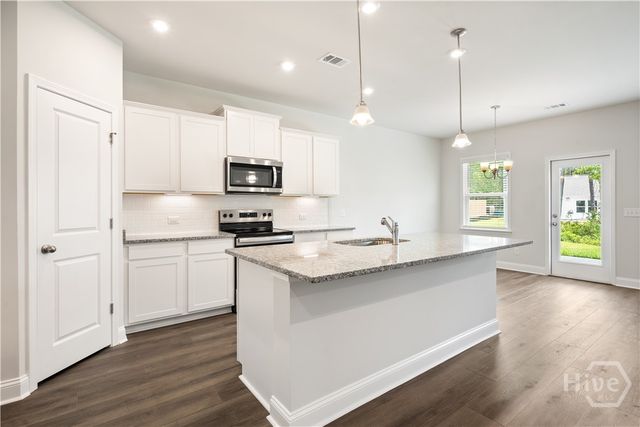 76 Chatham Lane, Richmond Hill, GA 31324