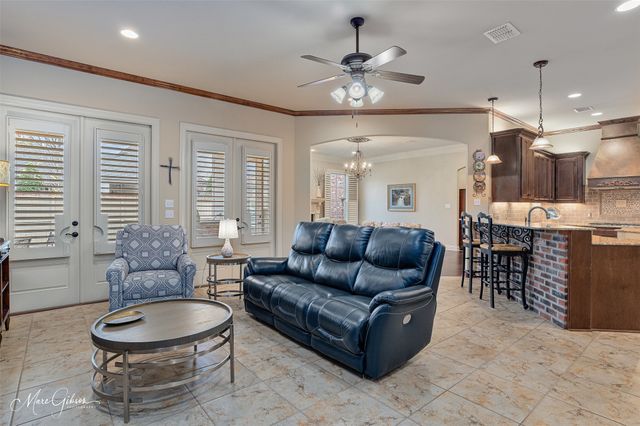 1020 Winterberry Lane, Shreveport, LA 71106