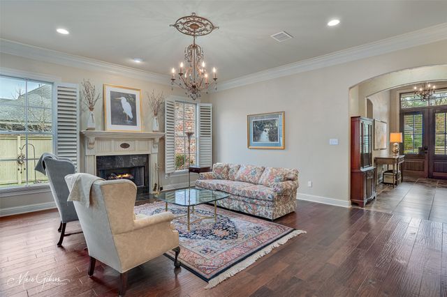 1020 Winterberry Lane, Shreveport, LA 71106