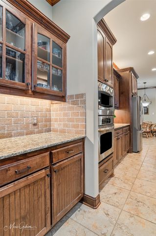 1020 Winterberry Lane, Shreveport, LA 71106