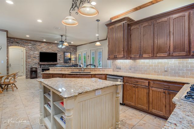 1020 Winterberry Lane, Shreveport, LA 71106