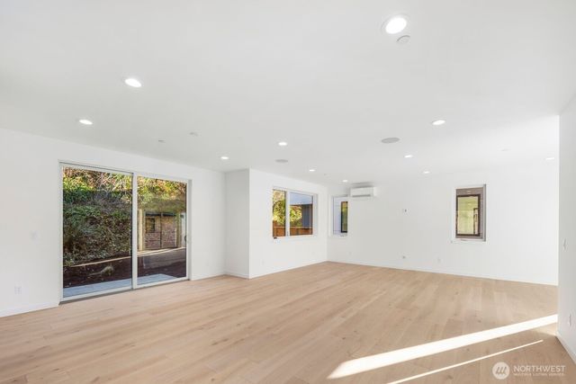 5246 23rd Avenue SW, Seattle, WA 98106