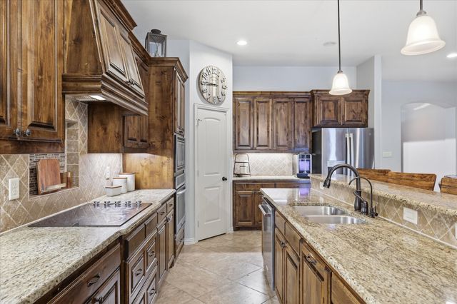 145 Foxpointe Circle, Weatherford, TX 76087