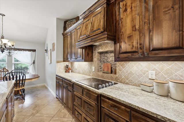145 Foxpointe Circle, Weatherford, TX 76087