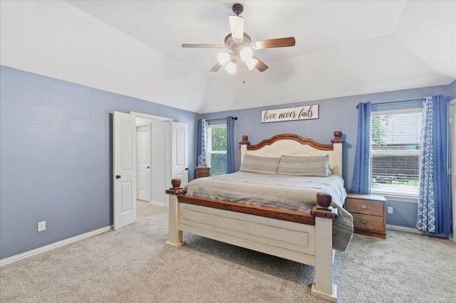 145 Foxpointe Circle, Weatherford, TX 76087
