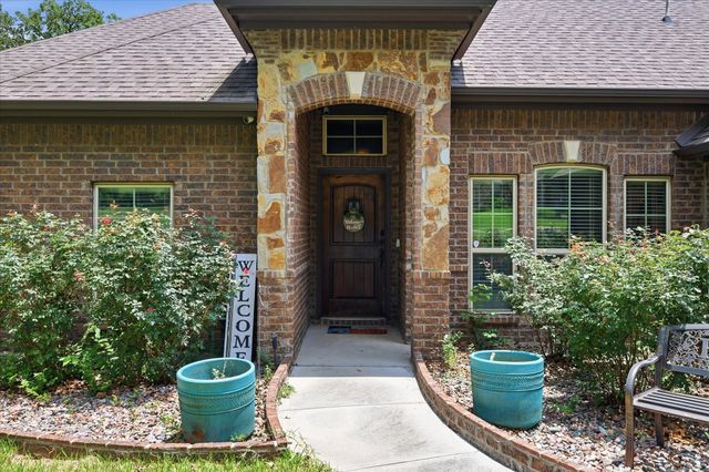 145 Foxpointe Circle, Weatherford, TX 76087