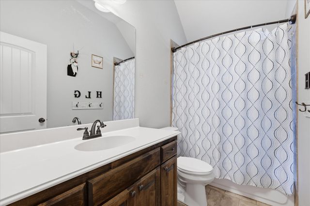 145 Foxpointe Circle, Weatherford, TX 76087