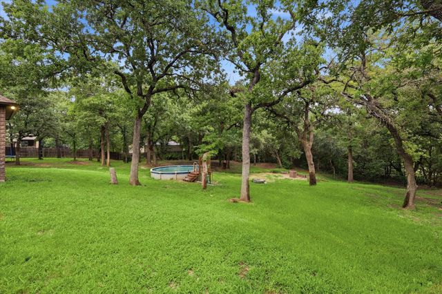 145 Foxpointe Circle, Weatherford, TX 76087