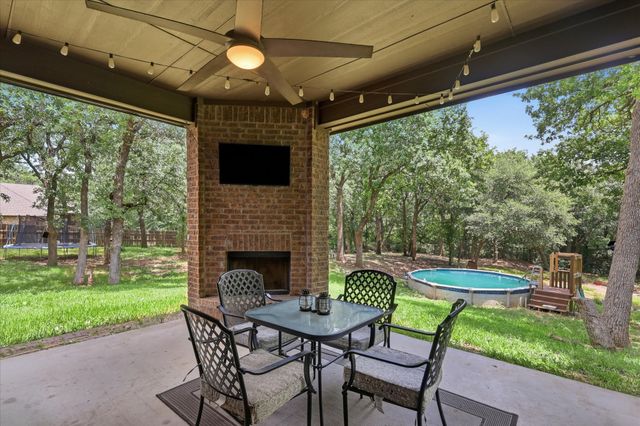 145 Foxpointe Circle, Weatherford, TX 76087