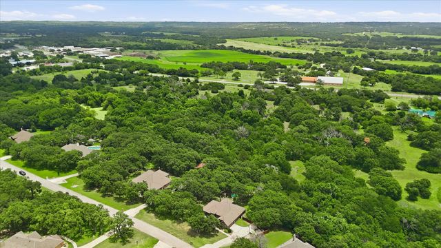 145 Foxpointe Circle, Weatherford, TX 76087
