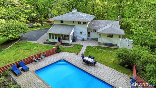 24 Jericho Drive, Old Lyme, CT 06371