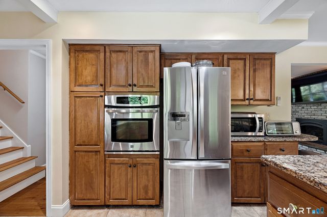 24 Jericho Drive, Old Lyme, CT 06371