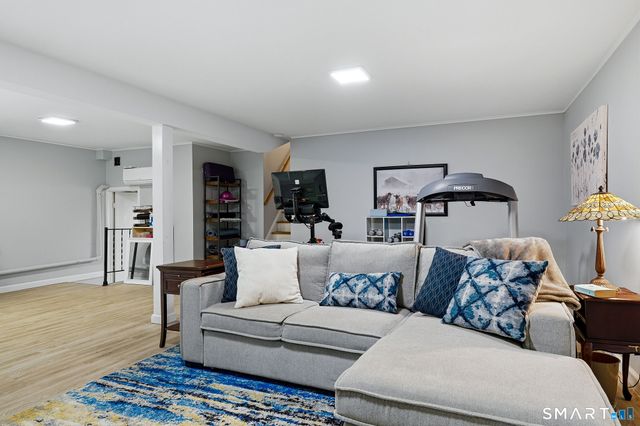 24 Jericho Drive, Old Lyme, CT 06371
