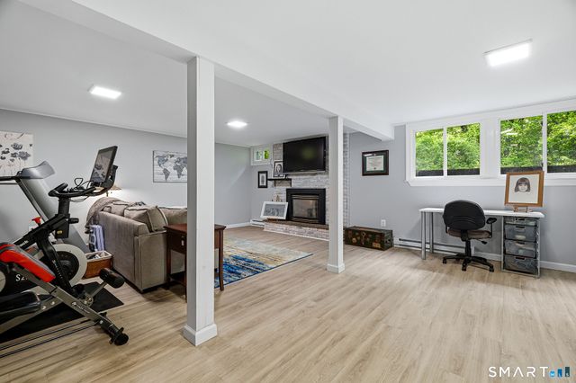 24 Jericho Drive, Old Lyme, CT 06371
