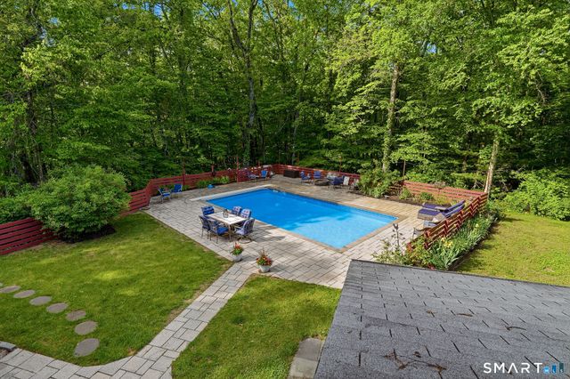 24 Jericho Drive, Old Lyme, CT 06371