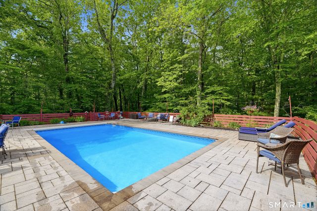24 Jericho Drive, Old Lyme, CT 06371