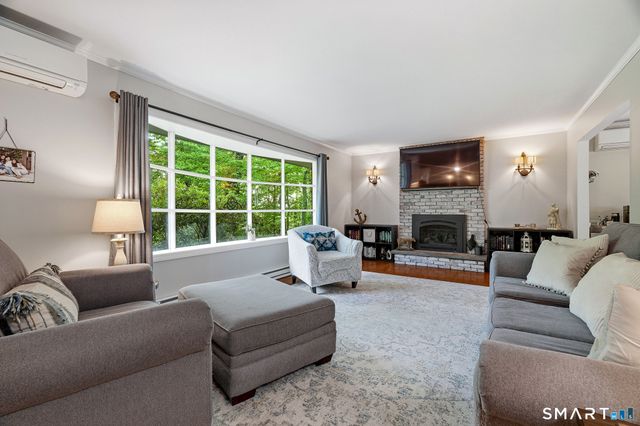 24 Jericho Drive, Old Lyme, CT 06371