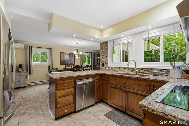 24 Jericho Drive, Old Lyme, CT 06371