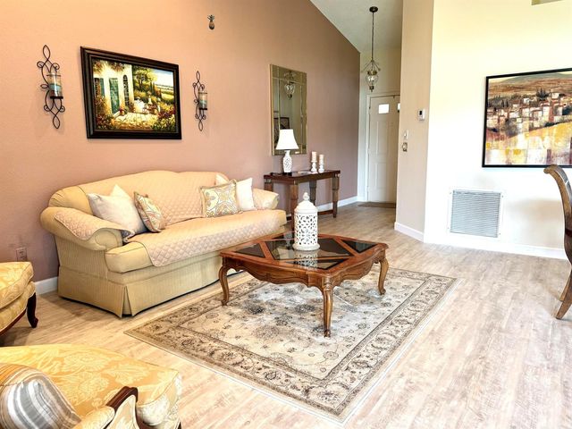 5878 Parkwalk Circle W, Boynton Beach, FL 33472