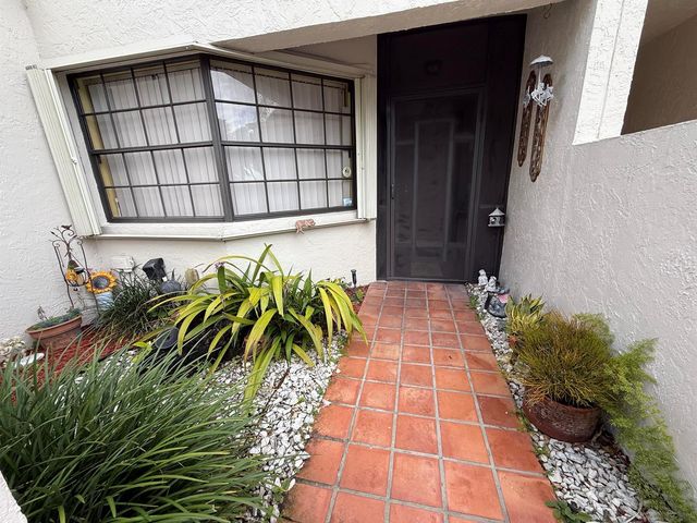 5878 Parkwalk Circle W, Boynton Beach, FL 33472
