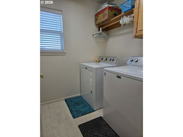 2719 GOLFVIEW Ave, Sutherlin, OR 97479