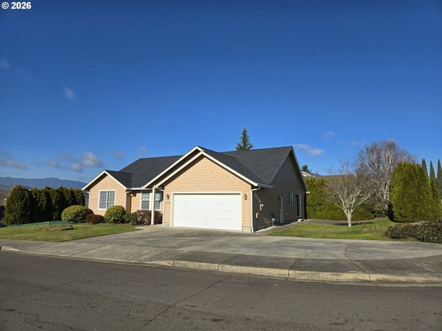 2719 GOLFVIEW Ave, Sutherlin, OR 97479