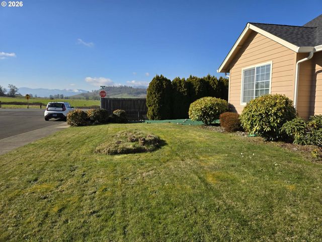 2719 GOLFVIEW Ave, Sutherlin, OR 97479