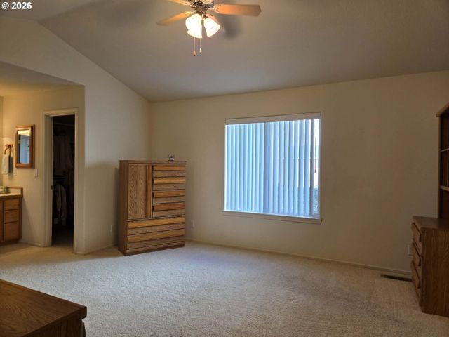 2719 GOLFVIEW Ave, Sutherlin, OR 97479