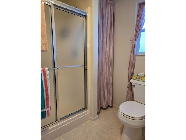 2719 GOLFVIEW Ave, Sutherlin, OR 97479