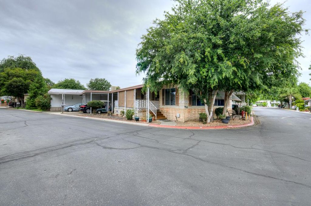 Image 2 of property listing at 9360 N Blackstone Avenue # 153, Fresno, CA 93720