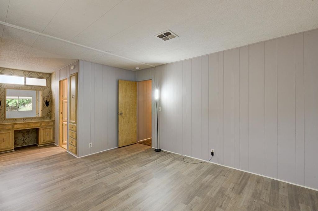 Image 25 of property listing at 9360 N Blackstone Avenue # 153, Fresno, CA 93720