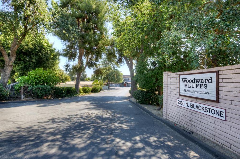Image 32 of property listing at 9360 N Blackstone Avenue # 153, Fresno, CA 93720