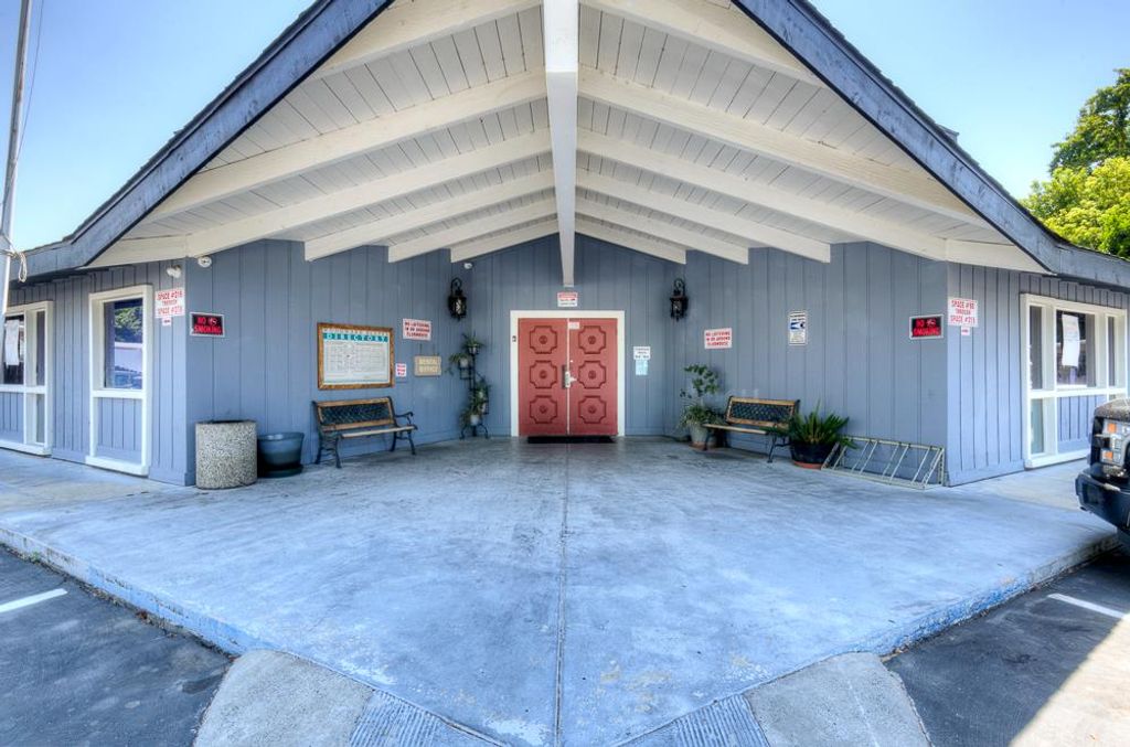 Image 33 of property listing at 9360 N Blackstone Avenue # 153, Fresno, CA 93720