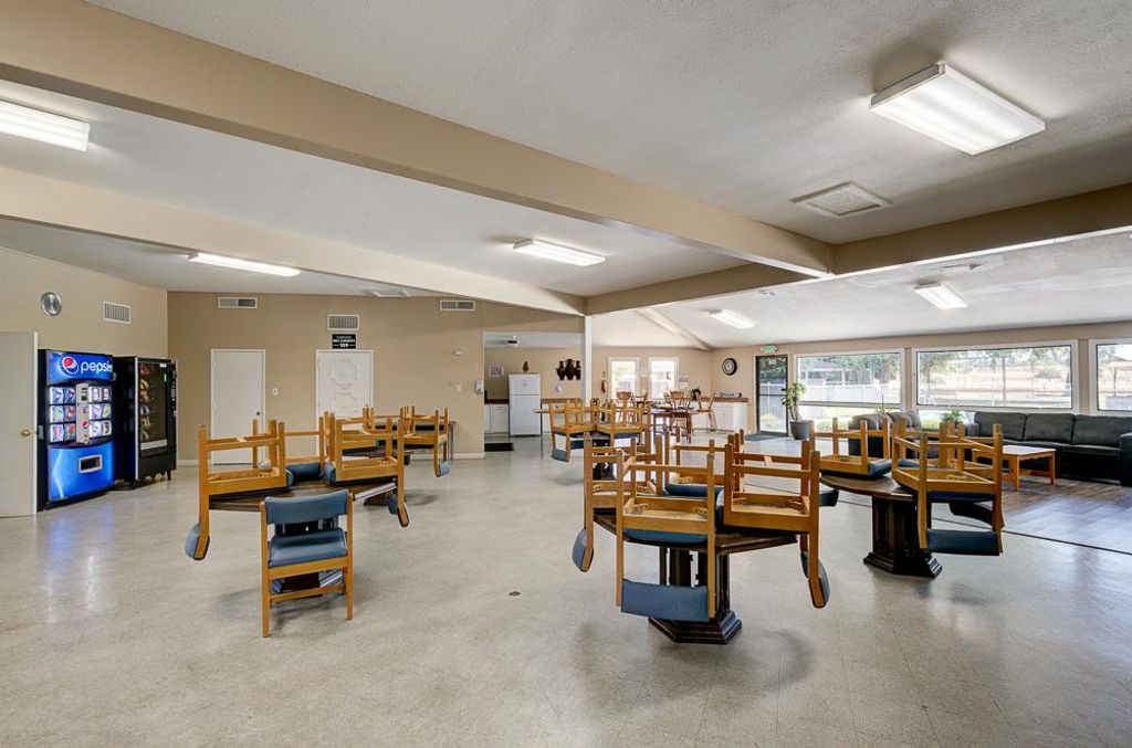 Image 35 of property listing at 9360 N Blackstone Avenue # 153, Fresno, CA 93720