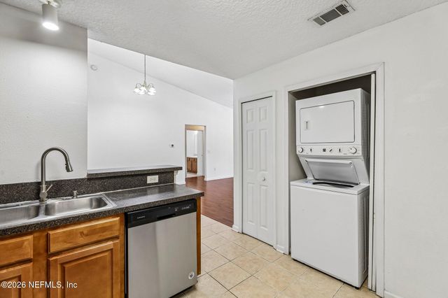 9575 AMARANTE Circle 9, Jacksonville, FL 32257