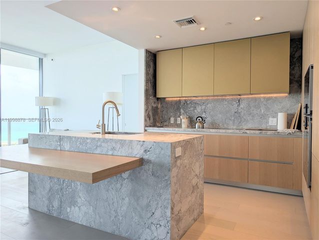 500 Alton Rd 3905, Miami Beach, FL 33139