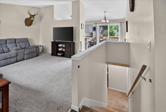 204 Weald Bridge Road, Cottage Grove, WI 53527