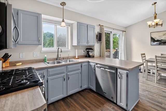 204 Weald Bridge Road, Cottage Grove, WI 53527