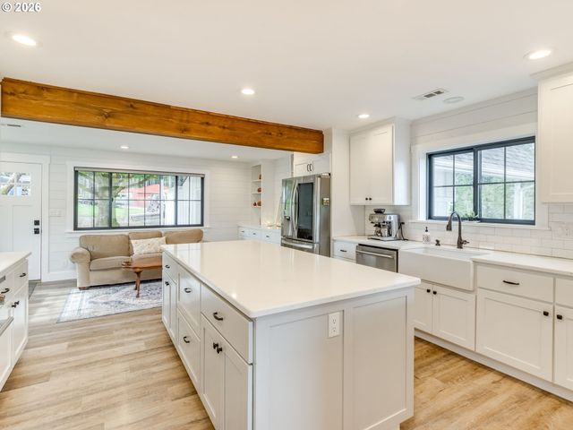 5801 Ne ABBEY Rd, Carlton, OR 97111