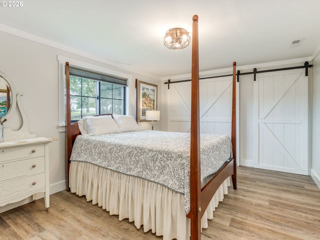 5801 Ne ABBEY Rd, Carlton, OR 97111