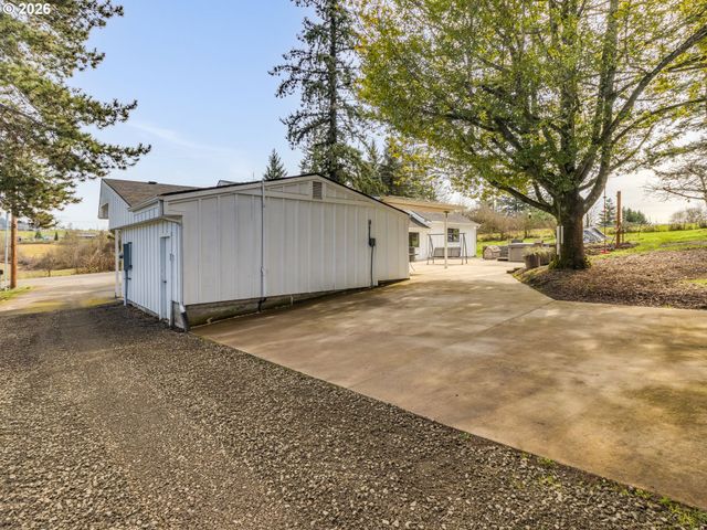 5801 Ne ABBEY Rd, Carlton, OR 97111